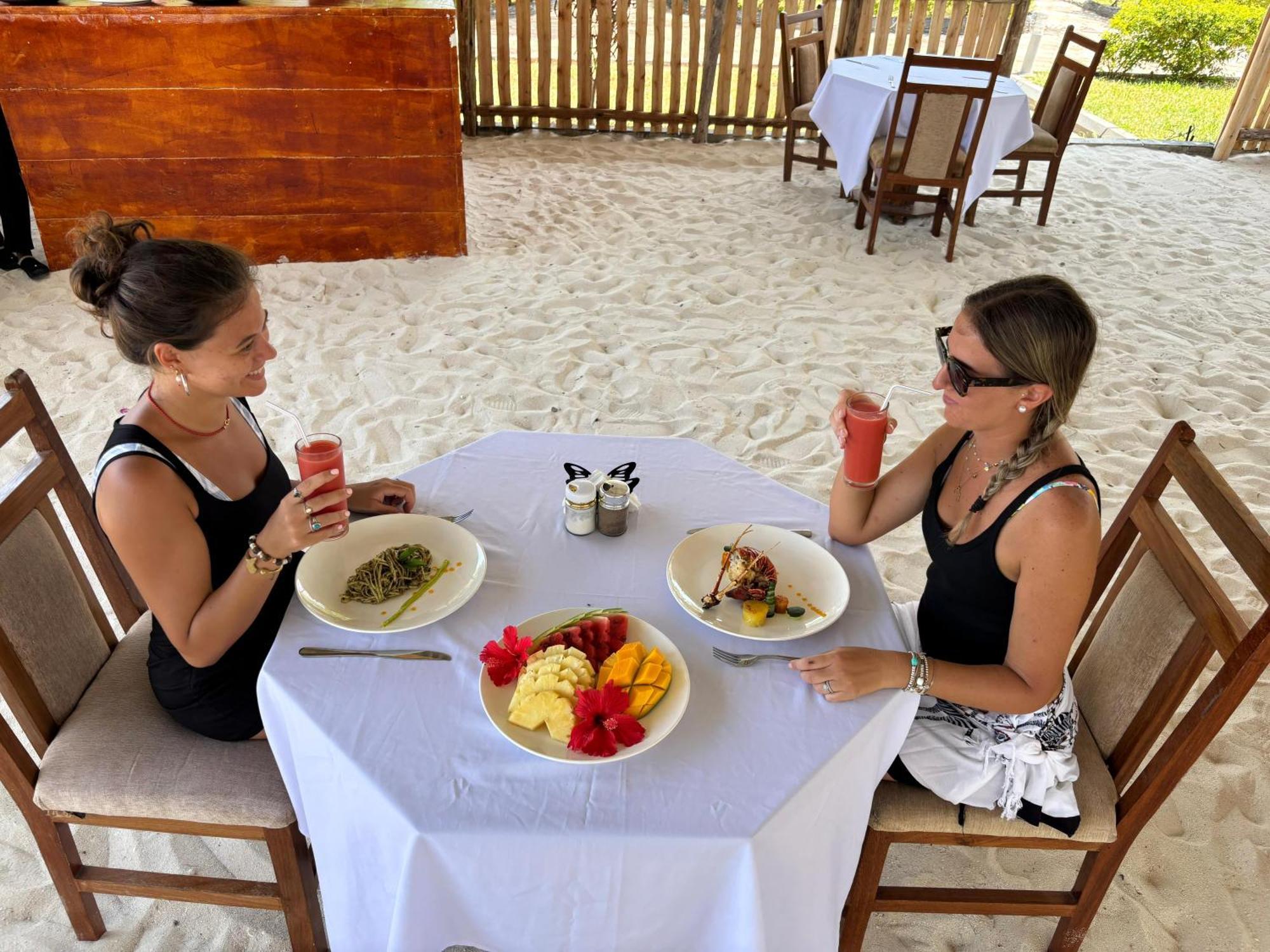 Relax Hotel Taj Nungwi Kültér fotó